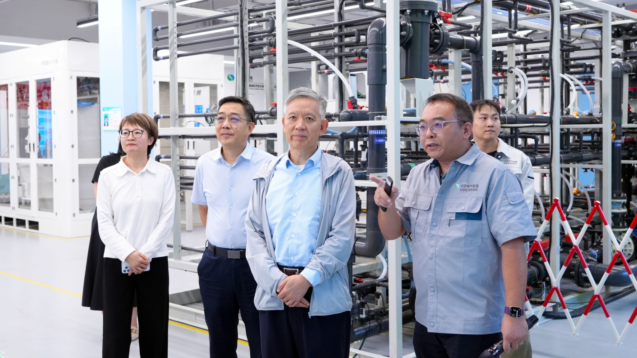 中国科学院院士陈维江一行到访中国电气装备 共商电气科技前沿技术开发新篇章